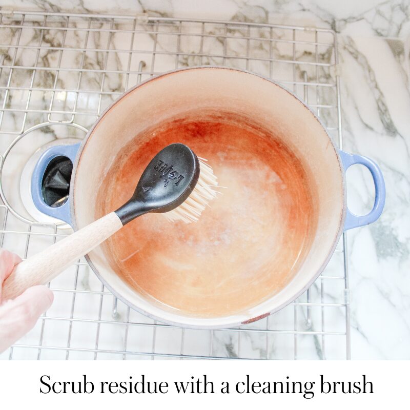 Deep Cleaning Scrub Le Creuset Dutch Oven